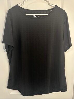 ZYIA Women’s Black Short-Sleeve Performance Tee